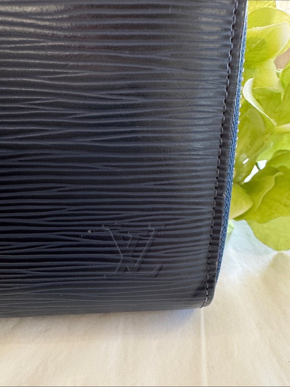 NICE! #475 LOUIS VUTTON Navy Epi Zip-Around Wallet, Authentic 8โ - Picture 2 of 14